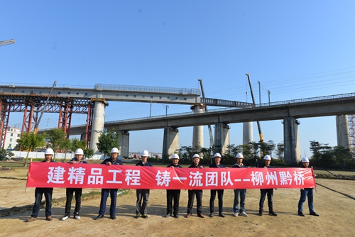厦汕联络线特大桥预应力混凝土连续箱梁顶推 (6).jpg